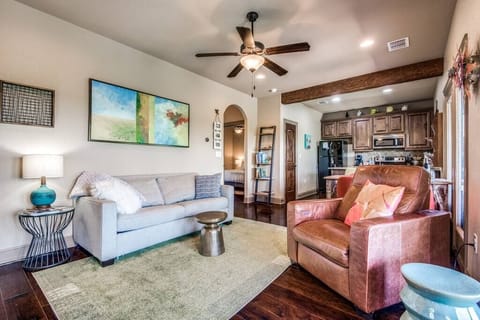 Well appointed living room 