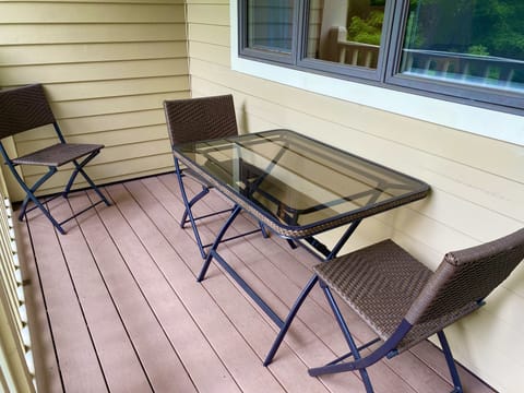 outside deck seating for 4