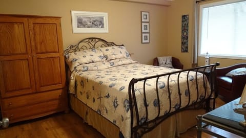 New Queen bed with New Sealy Posturepedic bed.