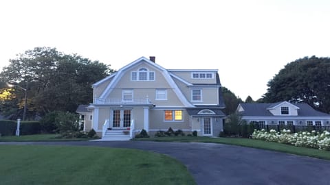 Main House, Pool/Guest House on Right