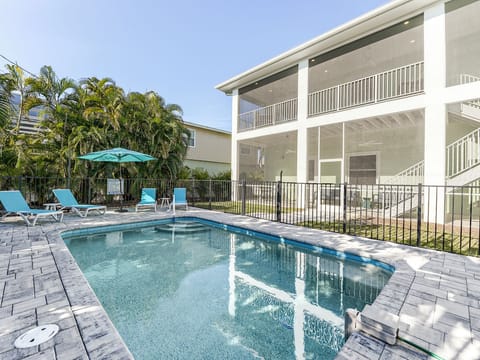 Welcome to our brand new coastal escape!  Freshly built and steps to the Gulf.