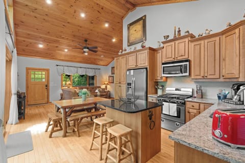 Kitchen: Gather around the island and enjoy gourmet meals in this stylish, sunlit kitchen!