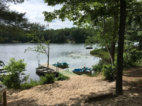 Welcome to PARADISE with sandy beach and lovely sunsets!