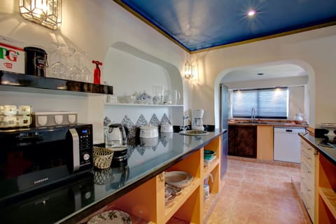 Main kitchen, fully equipped, mountain views.