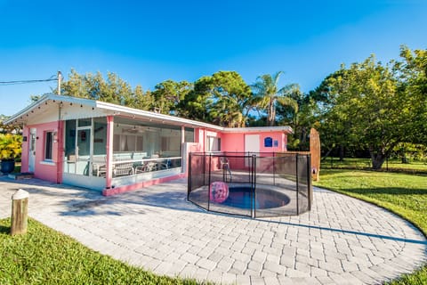 Pink Pineapple Cottage!