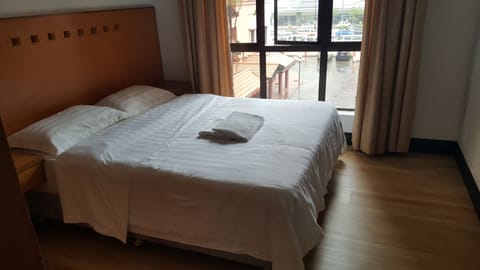 Marina Court 3 Bedroom Apartment