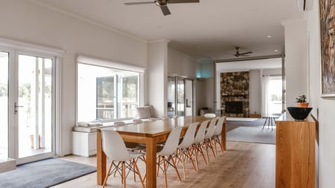 Dining / Gathering room