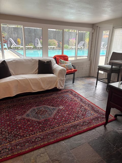 Patio room w pull out sofa off pool