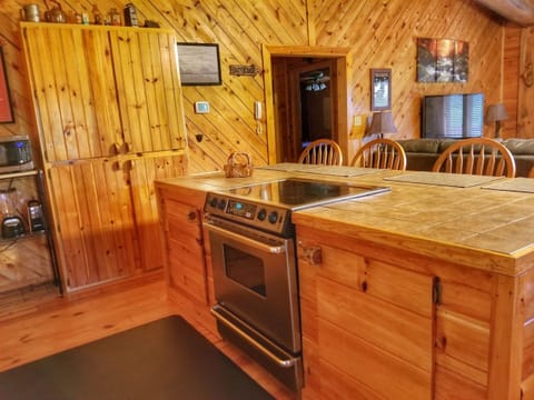 Eula Mae- Ocoee River Cabin Rentals
