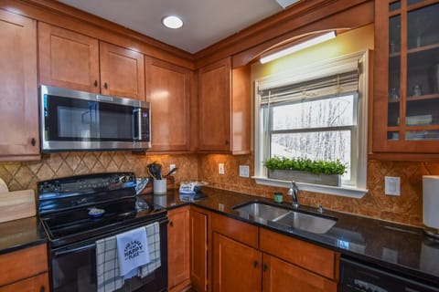 Main level kitchen fully stocked