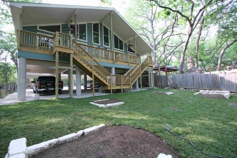 The Guadalupe River DUPLEX is 2 completely separate units under 1 roof