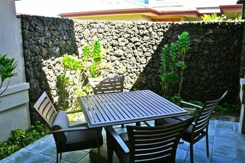 Private lanai for morning coffee & breakfast.