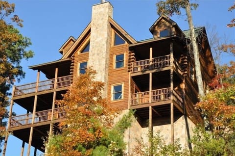 Smoky Mountain - Back of House - Soaking up the sun!