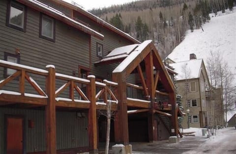 Double Diamond Townhome on ski slopes next to lift 7
