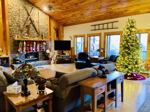 Great room decorated Thanksgiving to Martin Luther King Jr day annually