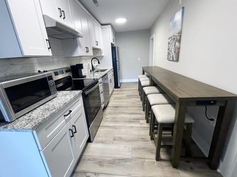 Bar dining area for 6