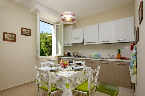 Kitchen and dining area