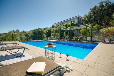 Share the pool experience