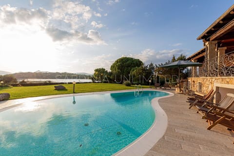 villa for rent in San Teodoro with private pool near the beach