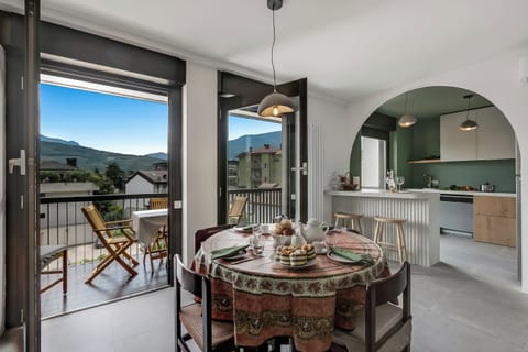 Kitchen and dining area