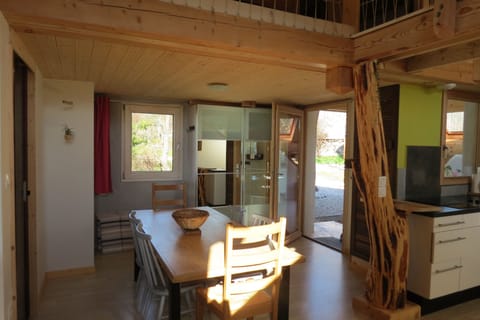 Eco gite 4 * 'On the Chemin des Vignes ...' 2 steps from Salins les Bains Apartment in Jura