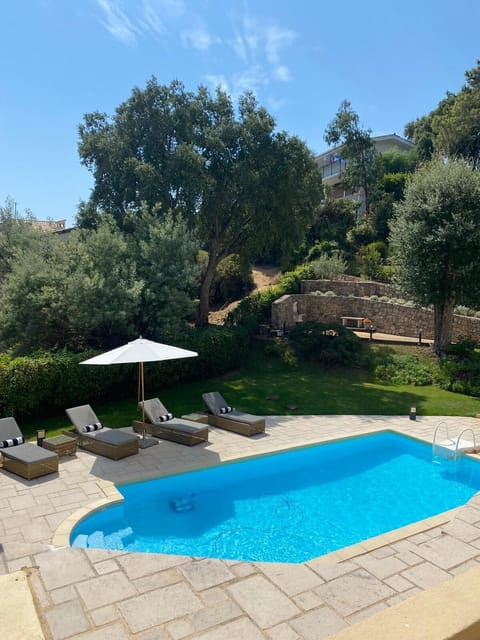 New 2-room villa with a private pool and a large exterior terrace Villa in Mandelieu-La Napoule