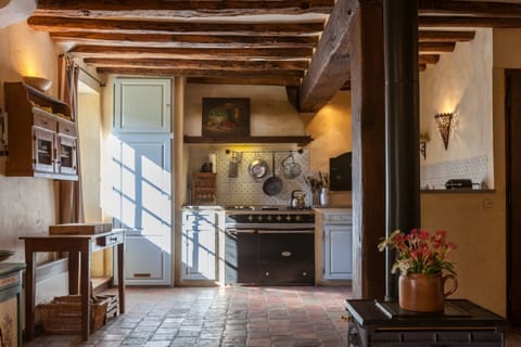 The kitchen seen from the dining room