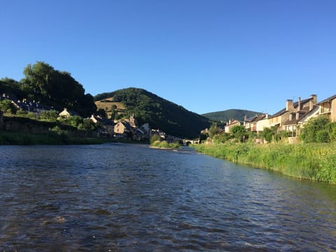 Pedestrian walk to the village center along the riverside