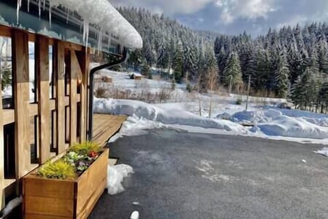 9dc1c3cd bd3d 4470 a652 30fa727aa9e8