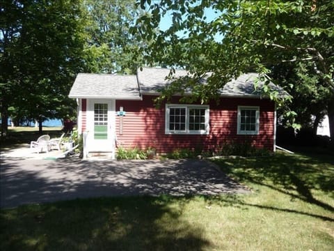 front view of cottage- you can see Green Bay in the background
