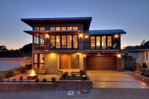 Unforgettable ocean views from this private Santa Cruz coastal escape