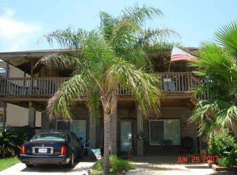 Downstairs Apt - Parking at Door
