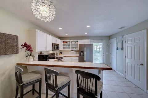 Kitchen with Breakfast Bar-Upstairs