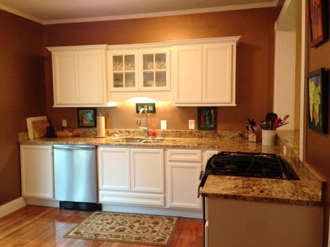 Dishwasher, granite counter tops