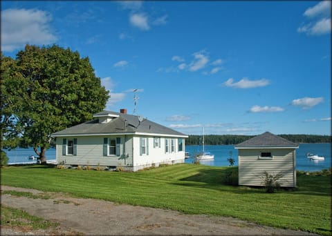"Briarnook" from the driveway. Bunkhouse for extra sleeping room is on the right