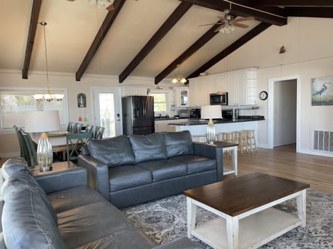 Open floor plan, plenty if room for everyone