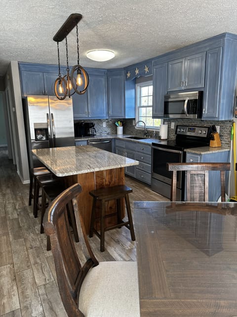 Granite counter tops and stainless steel appliances