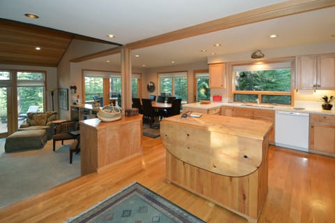 Come enjoy our wonderful open floor plan!