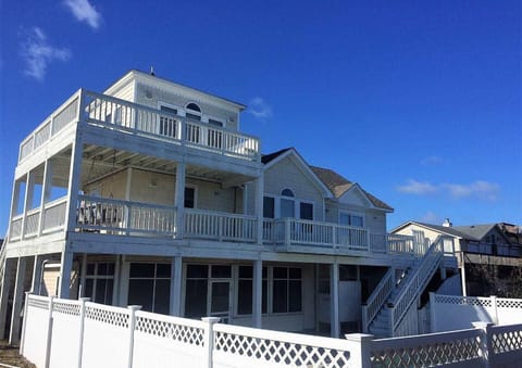 Ocean Views from 2nd & 3rd Levels. Golf Course Views from all levels.