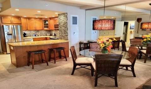 comfortable & luxurious dining room and kitchen !!