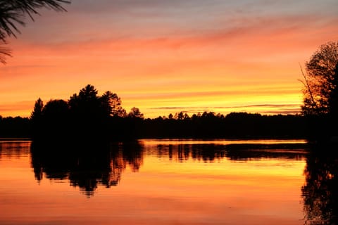 Sunset - Backyard/Lake Side