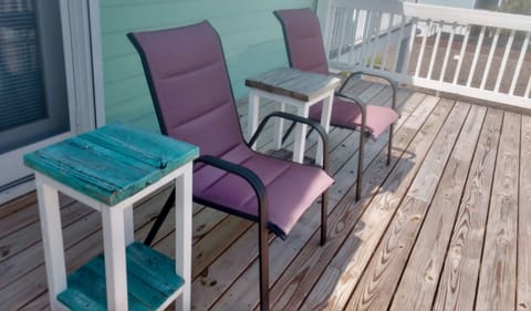 King Master Front Balcony Furniture