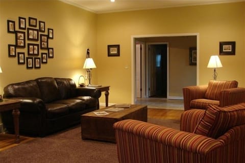 large living room with flat screen tv/dvd