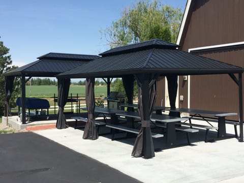 Pavilions for outdoor cooking and picnic area