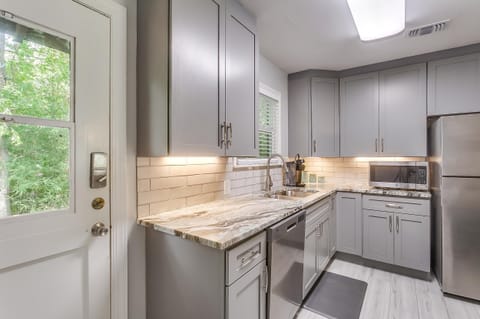 Newly Renovated Kitchen