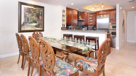 Dining Area & Breakfast Bar - 2nd Floor