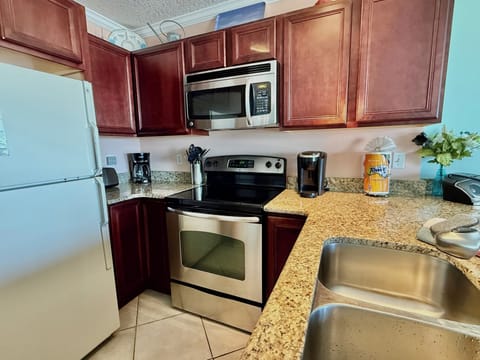 Fully Stocked Kitchen-Coffee Maker, Keurig, Toaster, Microwave, Stove, Oven, etc