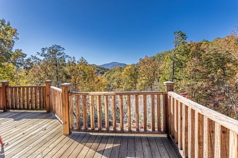 Beautiful mountain view. Fall season is my favorite season.