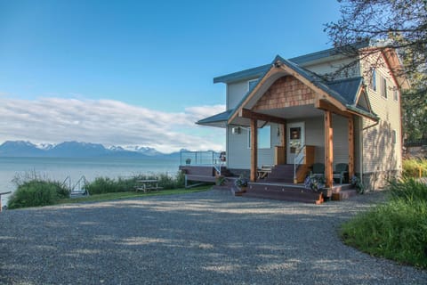 WELCOME!!
SEAFARERS BEACH HOUSE & TINY HOUSE