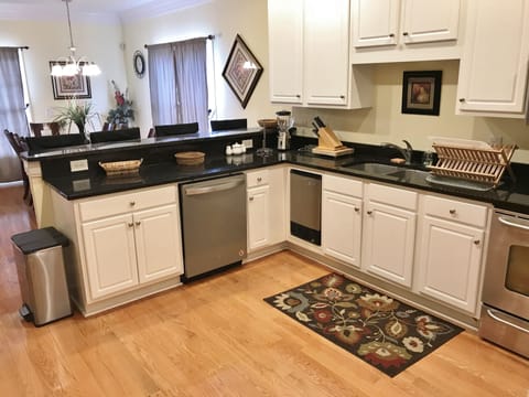 RKiss - Gourmet Kitchen